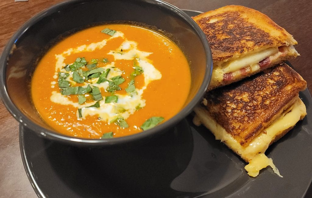 https://tasteoftravis.com/wp-content/uploads/2020/09/tomatosoupandgrilledcheese-1024x652.jpg